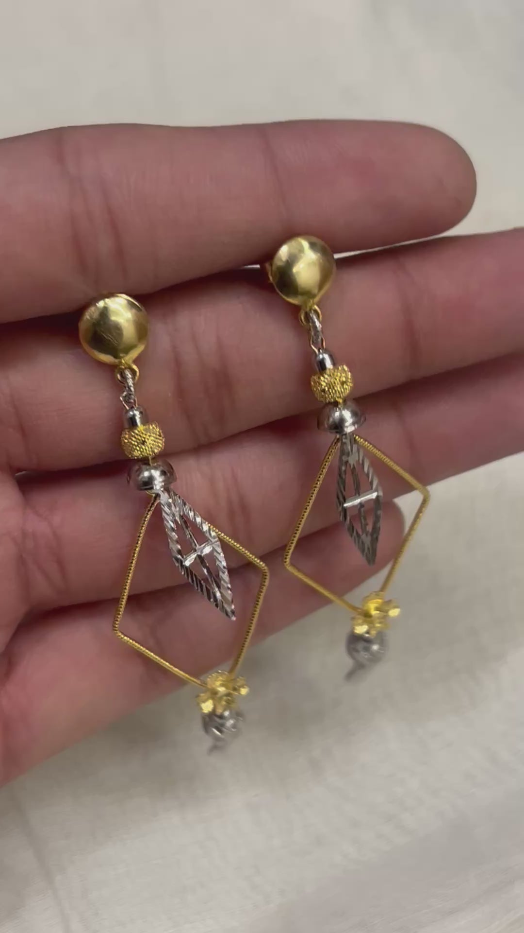 Dual Prism Danglers